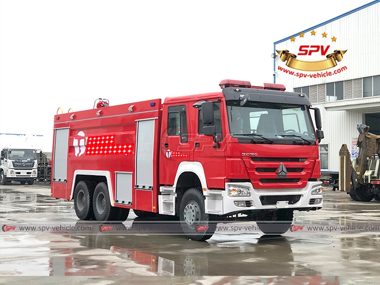 Foam Fire Tanker Sinotruk - RF